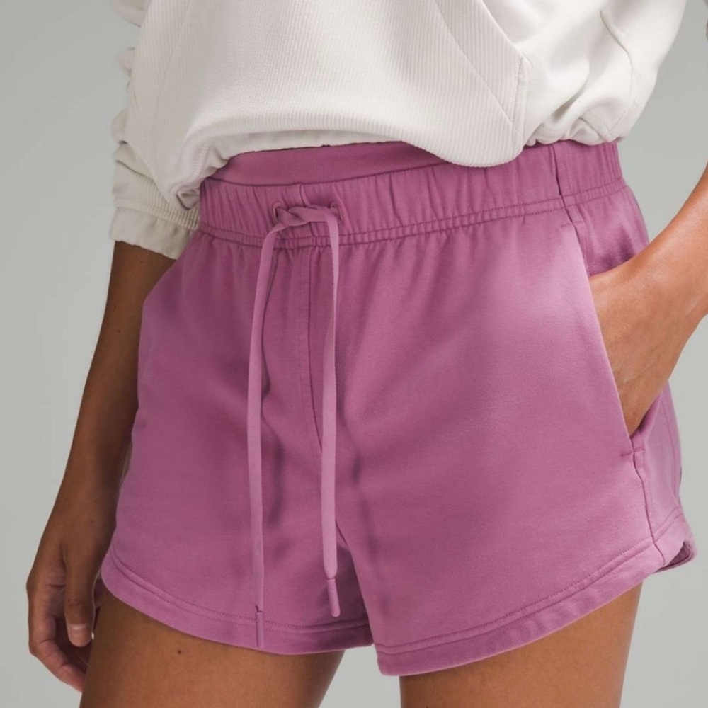 Lululemon Inner Glow HW shorts Size 6